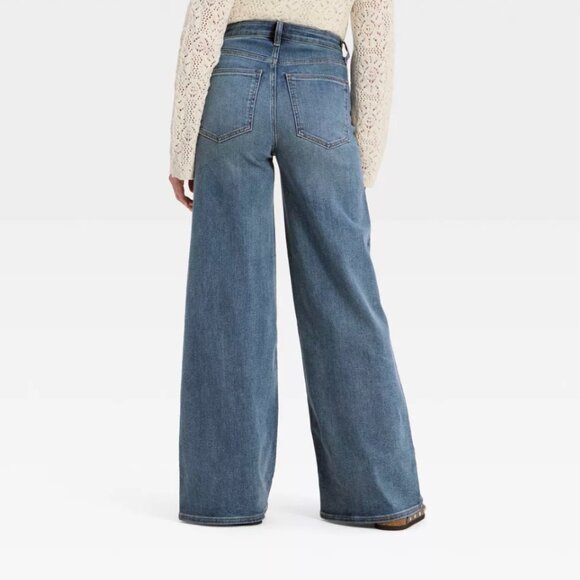 Women's High-Rise Wide Leg Jeans - Universal Thread™ Vintage Medium Wash 6 - Picture 2 of 4
